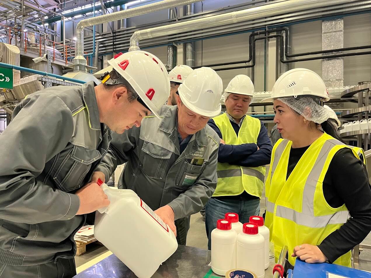 Aviz: producătorii ar trebui să monitorizeze contrafacerea pe piața agricolă din sud